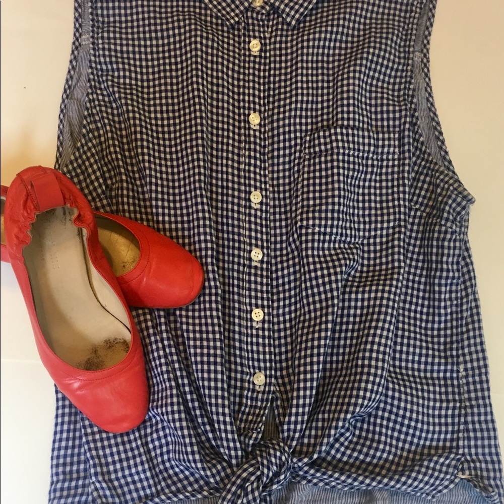 Tie front gingham sleeveless button down